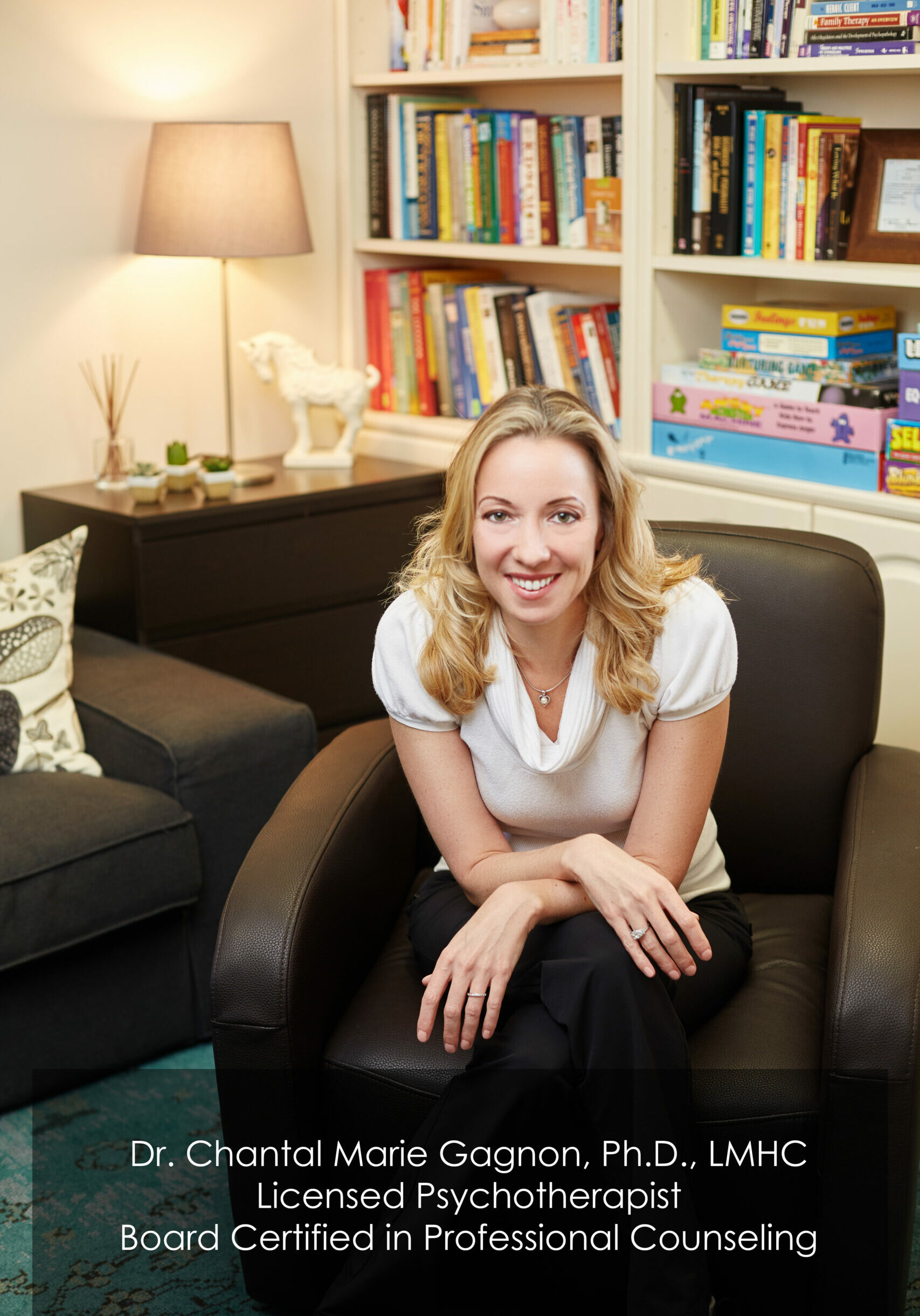 Meet Our Exceptional Therapist: A Friendly Face with Top-Notch Expertise in Psychology